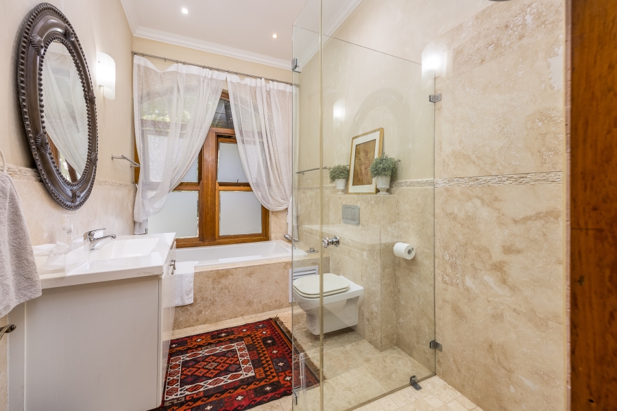 5 Bedroom Property for Sale in Klein Zevenwacht Western Cape